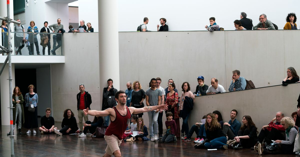 20 dancers for the XX century and even more — Terrain / Boris Charmatz - Nederlandse Première
