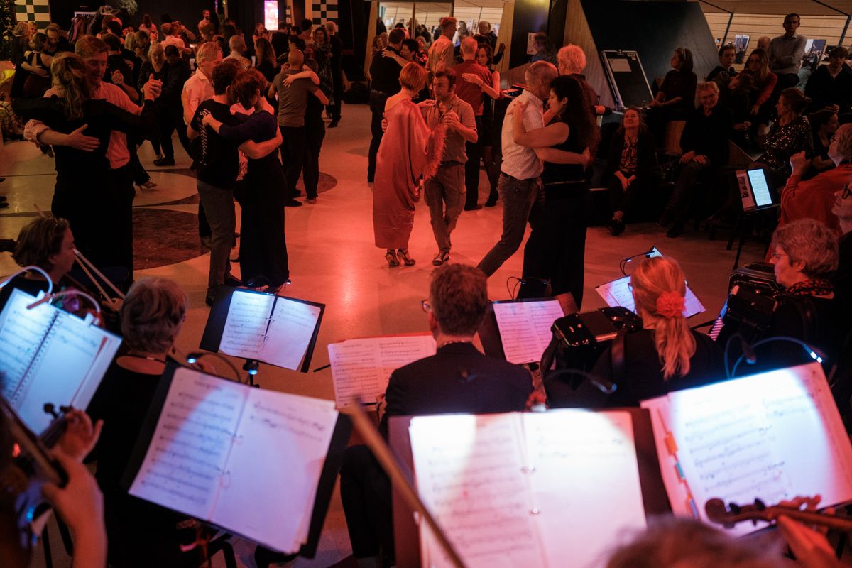 Social dance Tango Mooovs tijdens Open Amare
