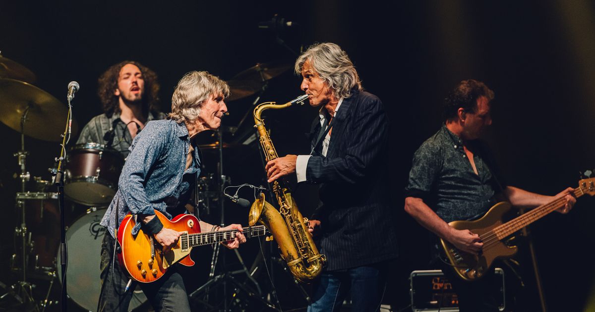 Dire Straits Experience - The Long Highway Tour 2026 — Featuring Former Dire Straits Member Chris White in Amare, Den Haag