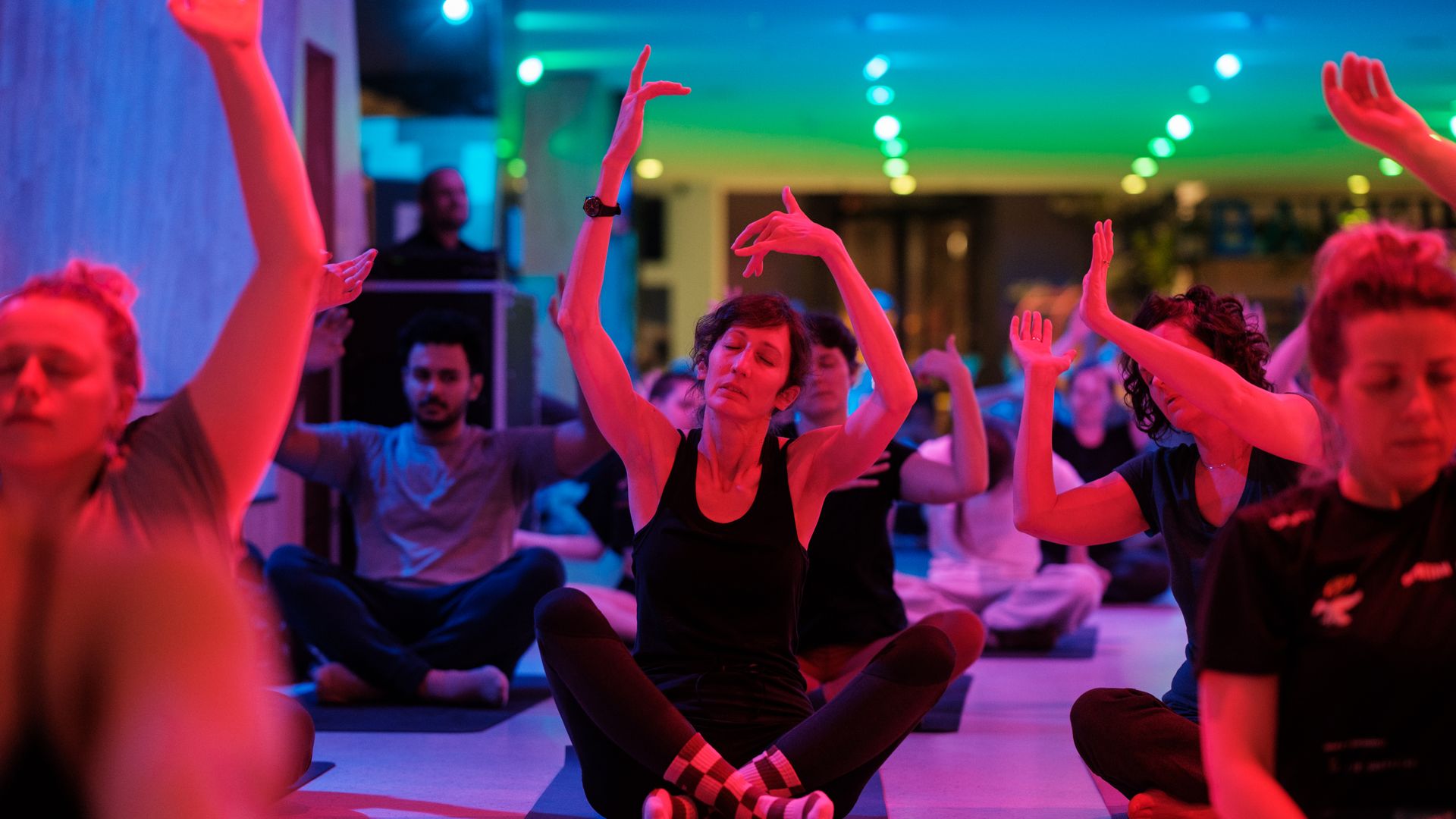 Yotecha: Techno Yoga tijdens Open Amare