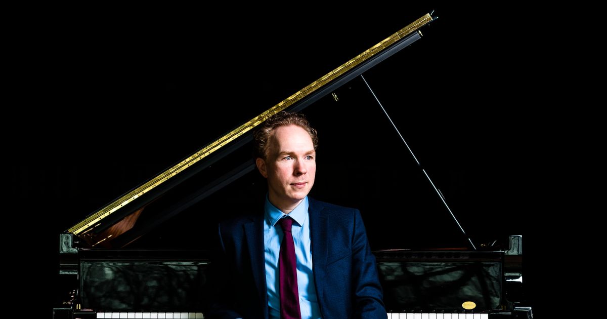 Adams, Reich & Glass: drie jubilarissen, één betoverend minimal music-portret — Ralph van Raat met Rosanne Philippens en Laura Bohn